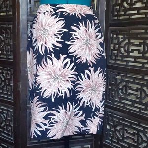 Ann Taylor size 6 pink and black floral pencil skirt